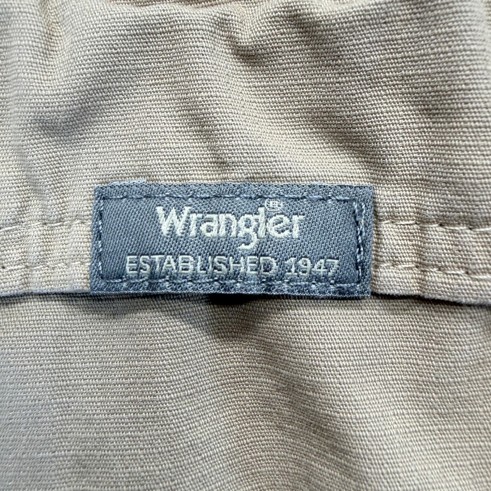 Wrangler Cargo Shorts Mens 42 Tan Khaki Ripstop‎ Outdoor Multi-Pocket Casual - Picture 9 of 16